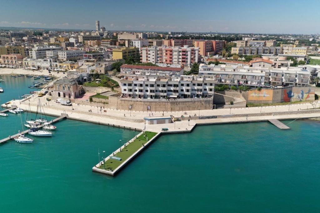 ביצ'לייה B&B La Baia Sea Rooms מראה חיצוני תמונה