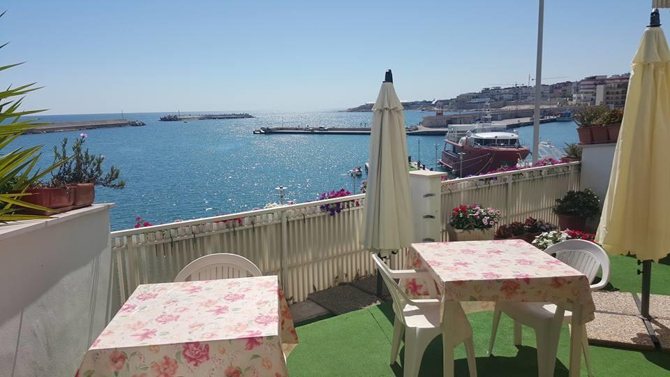 ביצ'לייה B&B La Baia Sea Rooms מראה חיצוני תמונה