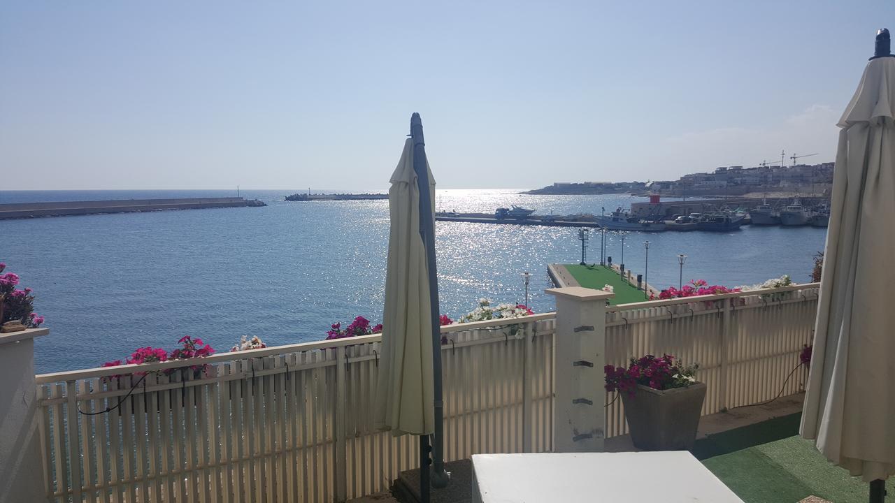 ביצ'לייה B&B La Baia Sea Rooms מראה חיצוני תמונה